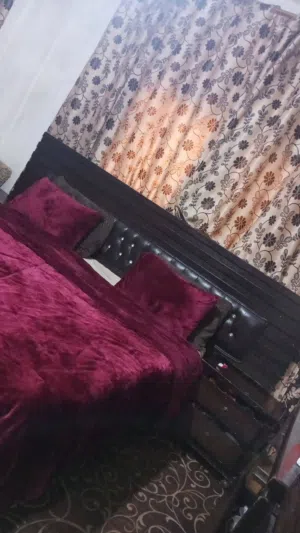 غرفة نوم خشب لاتيه جدا قوي ومتين تفصيل وليس تجاري خزانه طابقين وملحق وتواليت وكومدينات وتخت