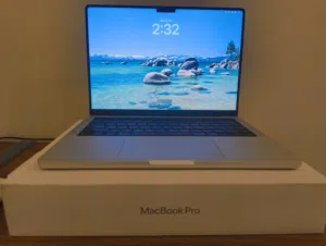 MacBook Pro M5 14 inch 512gb ram 16gb