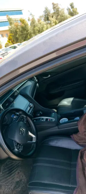 هوندا انسايت 2019 Touring هايبرد مرخصة بكامل المواصفات الأمريكية خالية من الحوادث