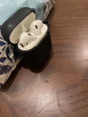 Airpods اصليه للبيع