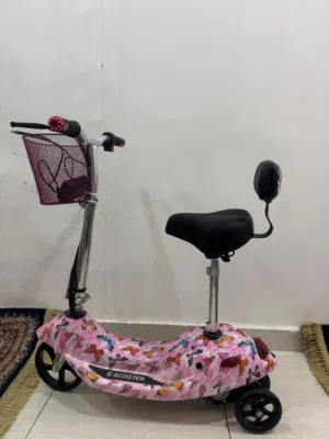 سكوتر كهربائي نظييف جدا استخدام بسييط التواصل واتساب فقط