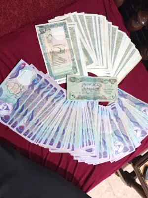عملات عراقية ولبنانية قديمة(السعر قابل للتفاوض)