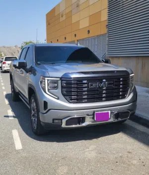 Dhs 172,000/= Gmc Sierra ULtimate Denali Gcc جمس سييرا دينالي خليجي تشيكات وكالة تحت الضمان