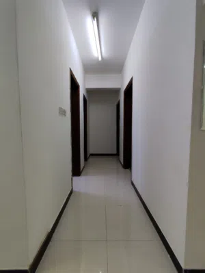 للإيجار شقة شبه جديدة فالمسفاه . very good flat for rent misfah