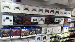 عرض أيادي PS5 ملونة — آخر موديلات 250 شيقل فقط