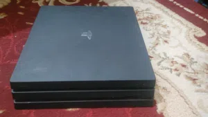 للبيع بلاستيشن فور برو ps4 pro مستخدم مهكر مع يدين وكالة ون تيرا