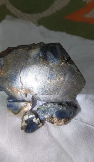 احجار كريمة (رفر سفير ازرق)