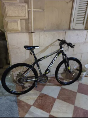 عجلة GALAXY MTB مستعملة بحالة جيدة جدًا العجلة شغالة كويس والسرعات تمام الكاوتش بحالة جيدة مناسبة ل