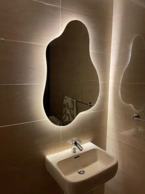 مرايا مضاءه وسيكوريت