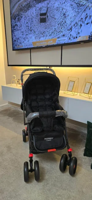 عربة اطفال ماركة mommy & baby