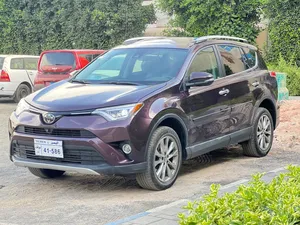 Used Toyota RAV 4 in Sana'a