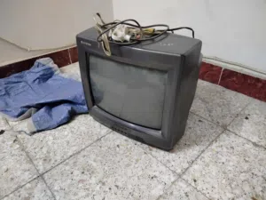 تليفزيون توشيبا و معاه ريسيفر