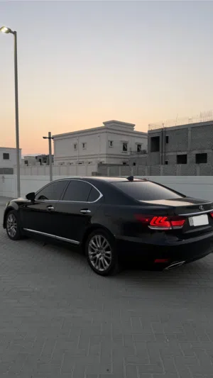 Used Lexus LS in Sharjah
