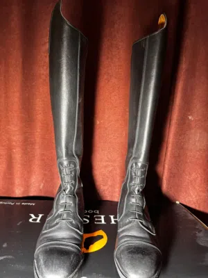 أحذية خيل للبيع الفوري من ماركا Chester boots  لاصلي