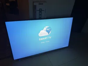 AFTRON 65' 4K TV screen for sale very good condition