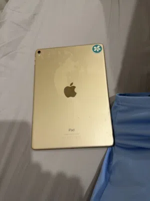 للبيع ايباد برو نظيف