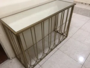 طاولة صالة