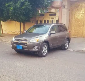 عرطه العرطات.ب7500$/رافور/موديل:2010/V6سته بستون ليمتيد دبل شاشه فتحه سقف مقاعد جلدبصمه تشغيل امريكي