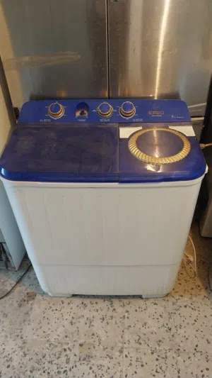 غسالة نظيفة شغالة البنت وامها