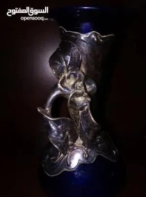 بيع أون لاين=تواصل بالتعليقات=مقتنيات شخصيه تحف انتيك3فازات ايطالي عليهم صب فضه شغل يدوي -