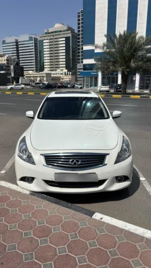 ممتازه وخاليه من اي حوادث  للبيع بداعي السفر Infinity G25