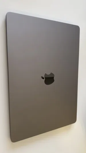 Apple MacBook Air 15" M2 16GB RAM 1TB SSD