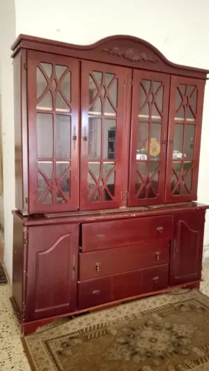 بوفيه بلون برغندي مميز