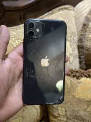 iPhone 11عادي مساحه 128وكاله