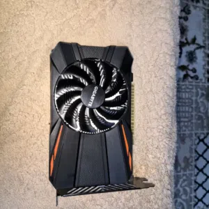 gtx1050 2g من كيكابايت بدون منفذ طاقة و كرت اداءة كلش حلو مقابل سعرة