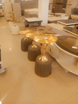 طاولات عصريه