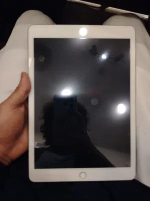Apple iPad 8 128 GB in Basra