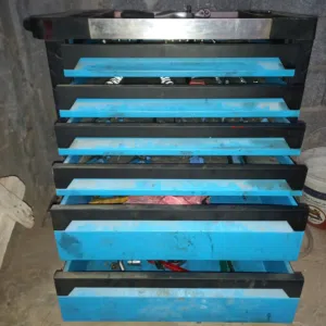 صندوق عدة 6ادارج فيه عده