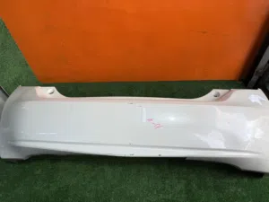 طمبون خلفي تويوتا بريوس 2010-2015  اصلي مستعمل ياباني بحالة جيده  Toyota Prius تويوتا 2010-2015