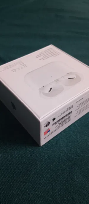 سماعات (الجيل الأول) Apple AirPods Pro - مجددة كل ملحقاتها والكرتونة معها