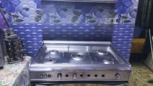 طباخ نضيف وشغال مابي عطل