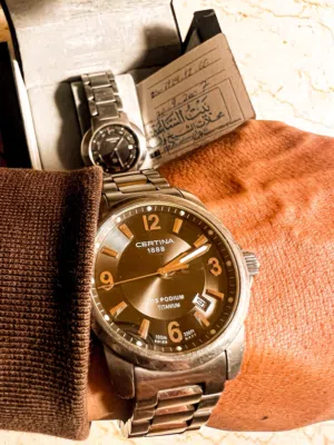 ساعة سيرتينا الاصلية مستعملة