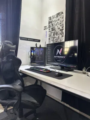 كمبيوتر pc قيمنق كامل مع شاشه و ماوس قيمنق و كيبورد قيمنق و لوحة فأره مضيئه
