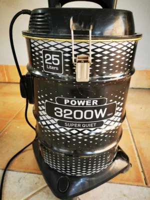 للبيع مكنسة بحالة ممتازة