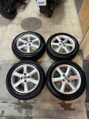 للبيع رنقات كورلا مقاس 15 التواير 185/60R15