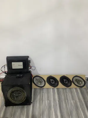(مع الوايرات )سماعتين باينير 720w سماعتين كانود 420w طبله 1600w وايرنق متين  جي ام 600w