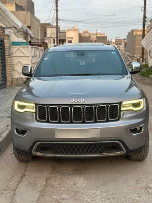 جيب كراند شيروكي لميتد 2018 فور ويل محرك 3600 للبيع او مراوس بـ جارجر