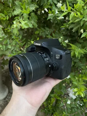 للبيع كانون 750D شاشه لمس قلاب واي فاي