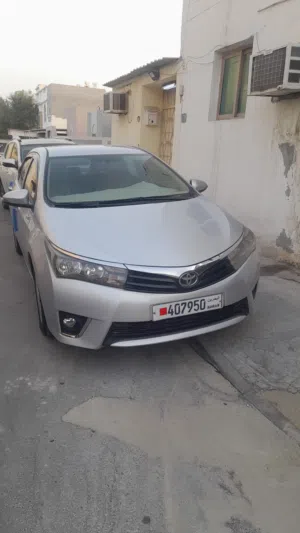 كورلاة نضيفه كير ومكينة ومكيف بحالة ممتازة الاطارت جدد ضمان سنتين  وصدر جديد كور سيتات جدد