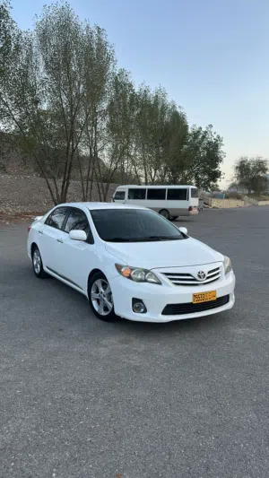 للبيع كرولا S 2013 نظيف جدا