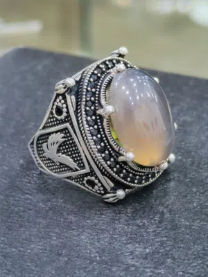 خاتم فضة ملكي ،، مرصع بحجر عقيق سليماني ،، و من الداخل حجر المرجان الفيروزي،، قطعة واحدة فقط