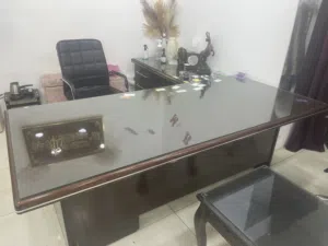 معرض بدلات للبيع