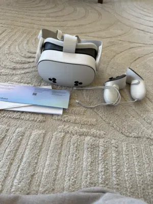 للبيع VR3s مستعمله اسبوع فقط فيها جميع الالعاب
