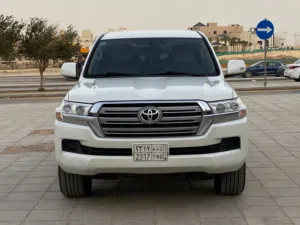 Used Toyota Land Cruiser in Al Riyadh