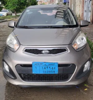 للبيع سيارة kia مورننج كيا 2012
