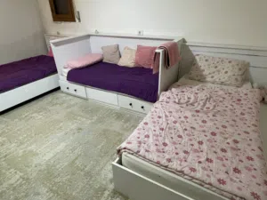 اسرَّة و زيانة بنات